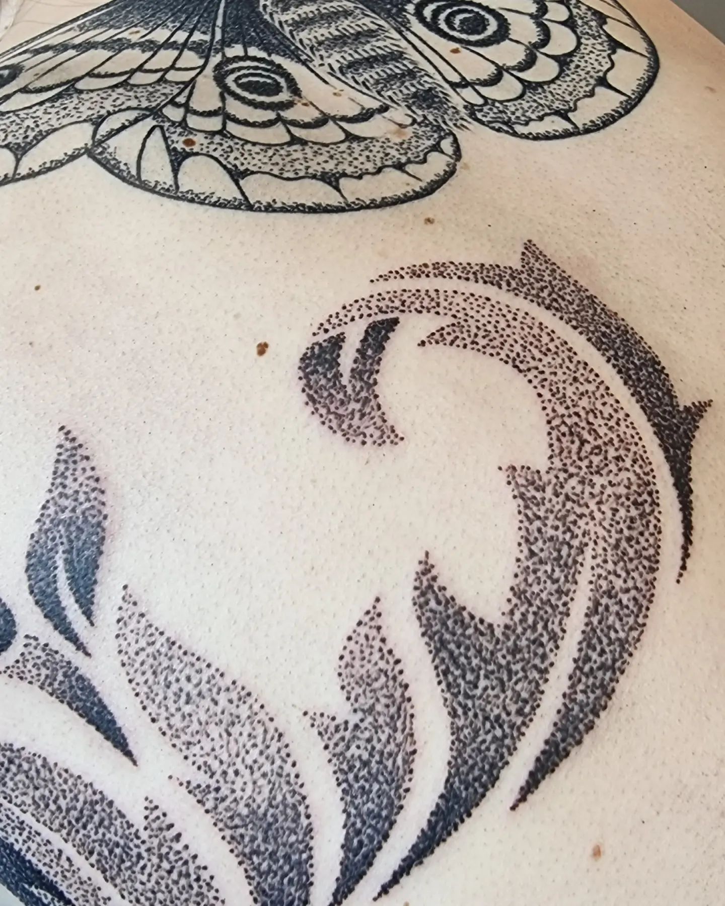 Mandala stílusú tetoválás a Pinker Tattoo galériából